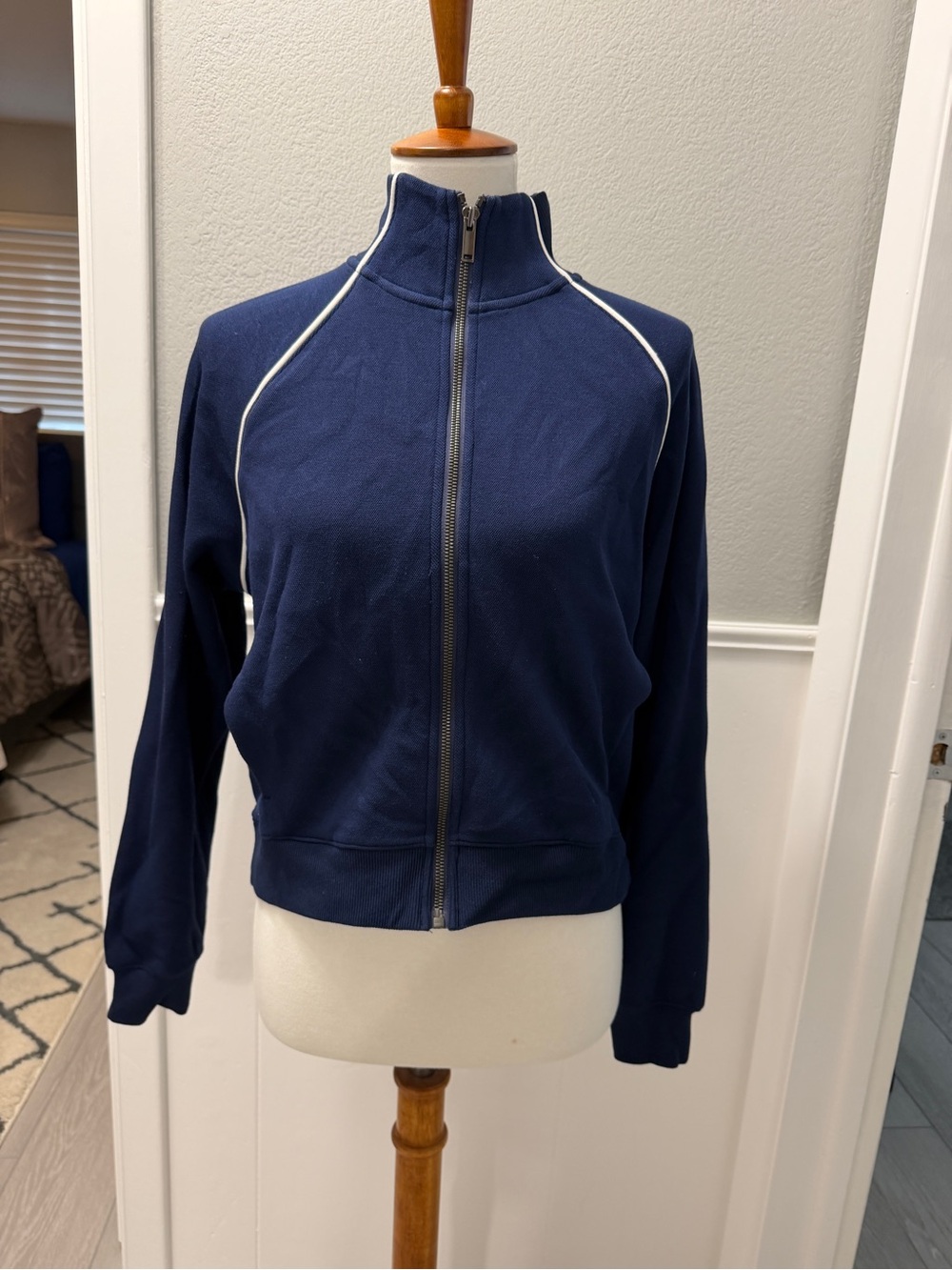SPANX AirEssentias Pique Navy Zip-Up Track Jacket with White Piping Size M